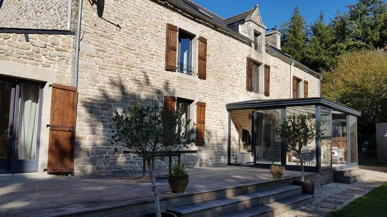 Plumelec Le Jardin Des Chenes酒店